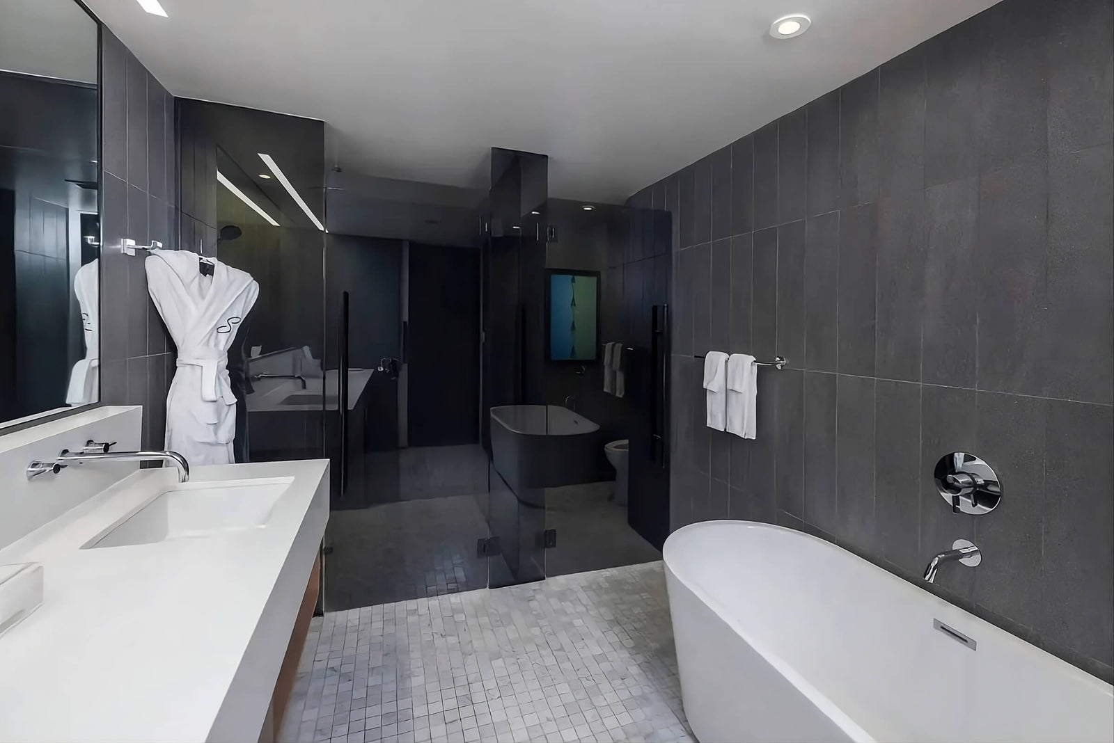 The Statler King Bathroom